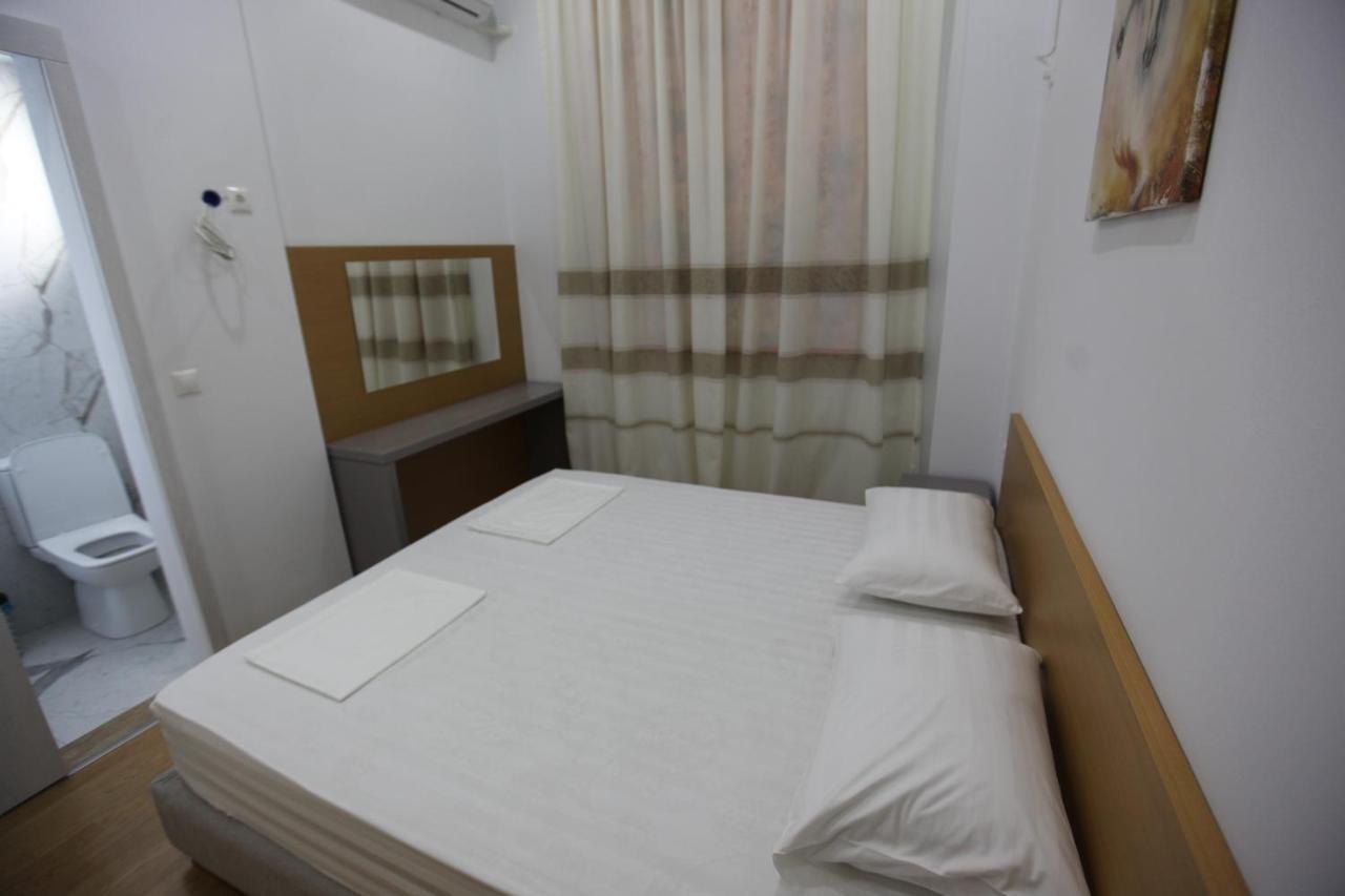 Mane Apartments Саранда Екстер'єр фото