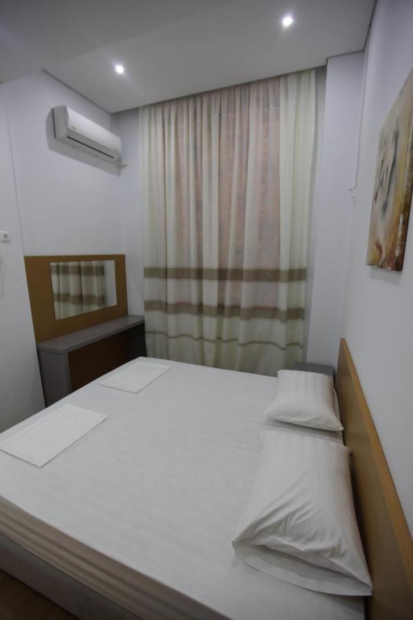 Mane Apartments Саранда Екстер'єр фото